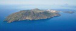 Letecký snímek ostrova Vulcano