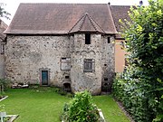 Tour H, sur le mur intérieur nord, au niveau du 28, place du Docteur-Pierre-Walter.