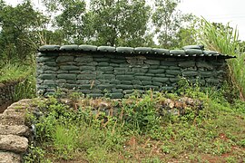 Vue extérieure d'un bunker restauré à Khe Sanh
