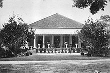 House of the Dutch Resident in Kupang (c. 1900). COLLECTIE TROPENMUSEUM Residentiehuis Koepang TMnr 60022905.jpg