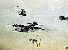 Обломки корабля Eagle Claw в Desert One, апрель 1980.jpg