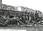 Der Sammelplatz der abgebauten Denkmale, rechts das Jugend-Denkmal