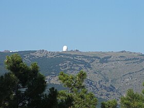 Vue de l'observatoire au sommet.