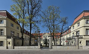 Pałac Pod Czterema Wiatrami w Warszawie 2017a.jpg