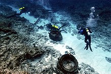 Divers explored a wreck site at Pearl and Hermes atoll Pearl 03 noaa schwemmer.jpg