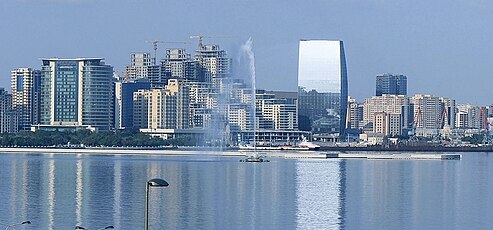 Kompleks, soldan sağa, JW Marriott Absheron, Port Baku Residence (üç bina), Port Baku Towers (şüşə kompleksinin ən yüksək binası)