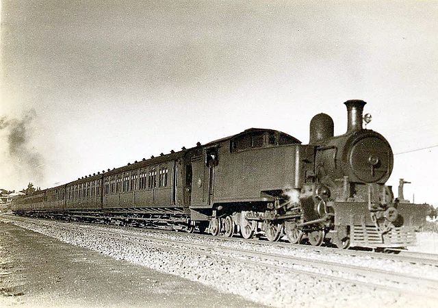 A Class K on the up suburban between Maraisburg and Florida, c. 1930