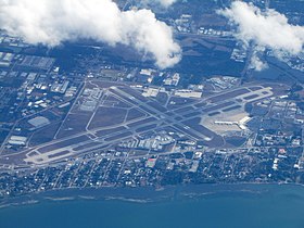 Vue de l'aéroport en 2012.