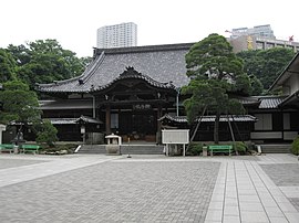 Главное здание храма Сэнгакудзи