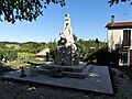 Le monument aux morts.