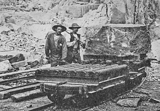 Transport av ett stenblock, 1912.