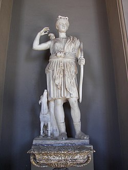 Patung Artemis di Museum Vatikan.