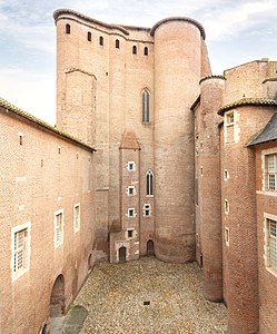 Palais de la Berbie d'Albi : tour du XIIIe siècle.