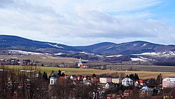 Žulová v pozadí Skorošice