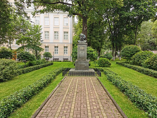 Бюст Ф.Ф.Эрисмана (скульптор Н.С.Шевкунов), Москва