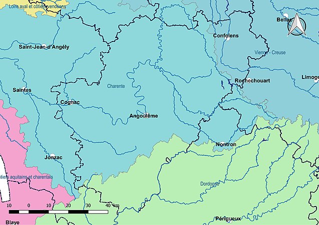Le département est découpé en trois sous-bassins administratifs : « Vienne-Creuse », « Charente » et « Loire aval et côtiers vendéens ».