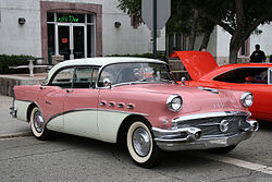 Buick Century Riviera Serie 60 Hardtop Sedan (1956)