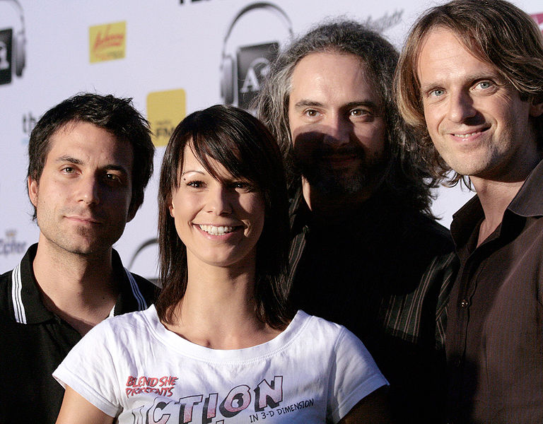 File:Amadeus Austrian Music Award 2009, Christina Stürmer & Band 02.jpg
