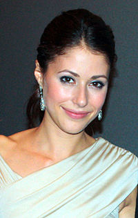 amanda crew photos