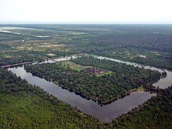 Angkor-Wat-from-the-air.JPG