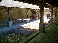 L'intérieur du lavoir.