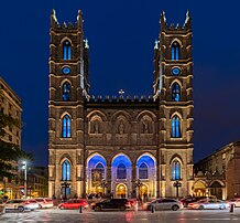 La basilique Notre-Dame de Montréal par un soir d'été 2017. (définition réelle 4 911 × 4 549)