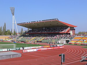 Haupttribüne des Friedrich-Ludwig-Jahn-Sportparks (2009)