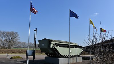 Tankmonument (amfibisch rupsvoertuig gezonken in de Maas op 5 maart 1945)