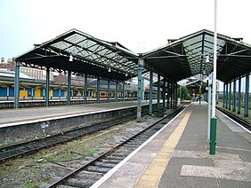 Chester Station vidita en 2005, montranta la sekcion de tegmento kiu ne estis anstataŭigita