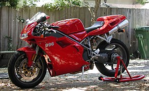 Ducati 996 année 2000.
