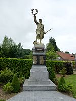 Le Poilu victorieux (monument aux morts)