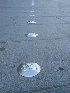 Велосипедные индикаторы на площади Астрид[de]