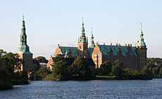 Frederiksborg Slot Hilleroed Denmark viewed from townsquare.jpg