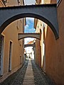 Straßen der Historischen Altstadt mit Bürgersteigen und Granitpflasterungen