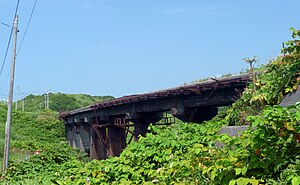 初山別駅-豊岬駅間の第三初山別陸橋の遺構 （2011年7月28日)