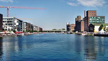 Blick über den Duisburger Innenhafen