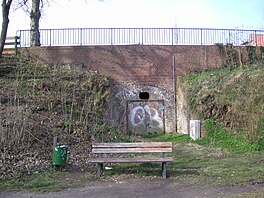 View of Horstsee with a tunnel (itDozent Horstsee Tunnel 1)