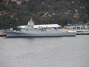 KNM Fridtjof Nansen im Heimathafen Haakonsvern