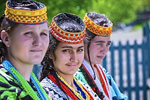 Kalash Girls); Тахсин Шах 04.jpg