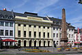 Der Clemensbrunnen (Obelisk) steht heute vor dem Theater und war 1791 der erste Brunnen, der an die Metternicher Wasserleitung angeschlossen wurde