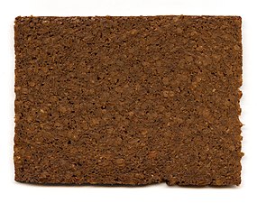 Eine Scheibe Pumpernickel