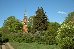 Turmruine der evangelischen Kirche in Małga (Malga)