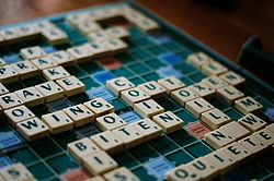 Scrabble v angličtině během hraní