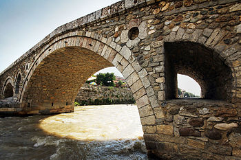 5. Ura e vjetër e gurit në Prizren. Fotografuar nga: Bleron Çaka Licensing:CC BY-SA 3.0