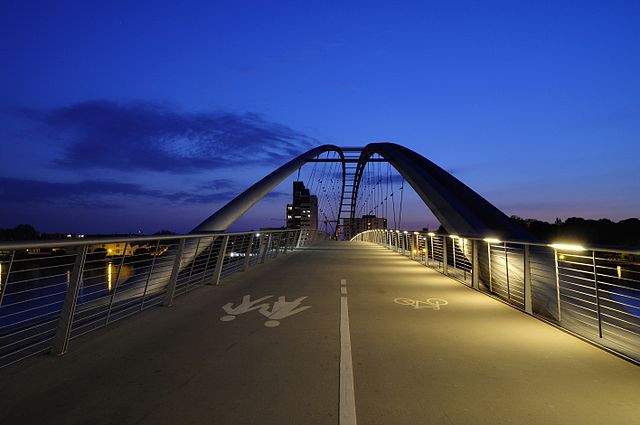 „Мост трију земаља“, на размеђи Немачке, Француске и Швајцарске.