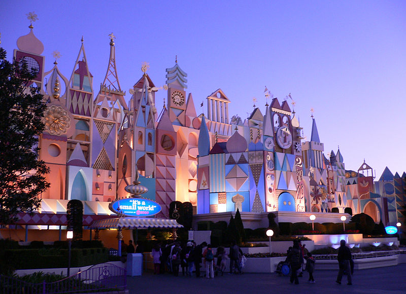 It's a small world 800px-%22it's_a_small_world%22_at_TDL
