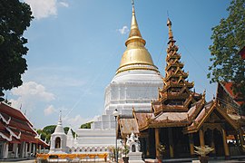 Mula 1434 hanggang 1468 ay inilagay ito sa Wat Phra Kaeo Don Tao, Lampang