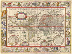 На карте мира работы Виллема Блау нулевой меридиан смещён на 31°з.д. относительно Гринвича. Грустина расположена на 56°с.ш. и (117°-31°)в.д.=86°в.д.