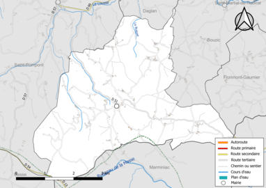 Carte en couleur présentant le réseau hydrographique de la commune