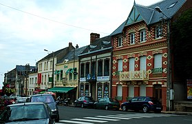 Ault, Grand-rue descendant vers la mer.